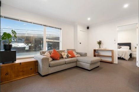 Photo of property in 2/10 Princes Street, Northcote Point, Auckland, 0627