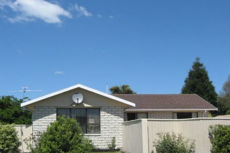 Photo of property in 4 Sonning Place, Redwood, Christchurch, 8051