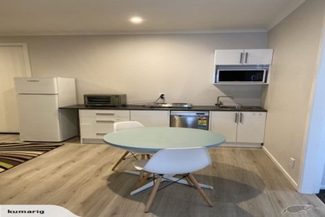 Photo of property in 124 Amesbury Drive, Churton Park, Wellington, 6037