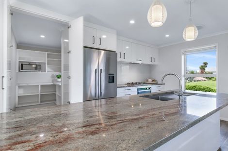 Photo of property in 15 Gladys Place, Levin, 5510
