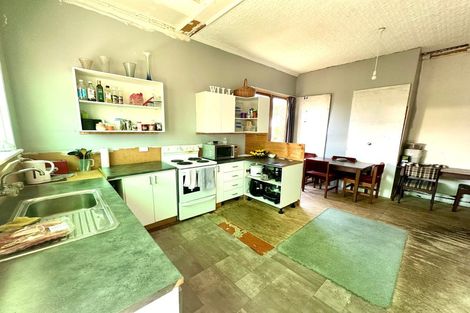 Photo of property in 220 Clyde Street, Balclutha, 9230