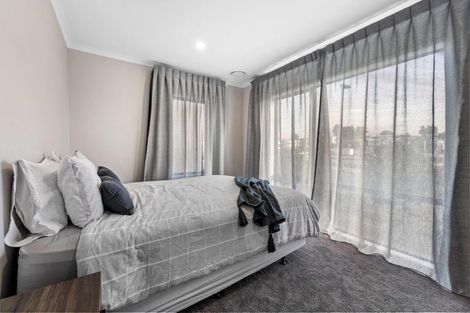 Photo of property in 4 Kapia Road, Westgate, Auckland, 0614