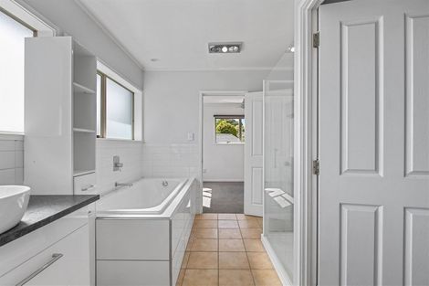 Photo of property in 84 Hetherington Road, Ranui, Auckland, 0612