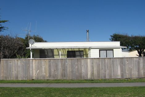 Photo of property in 55 Koputara Road, Himatangi Beach, Foxton, 4891