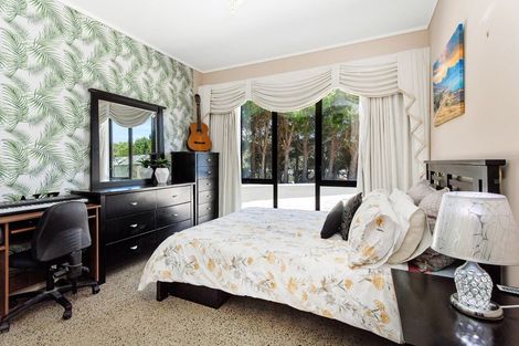 Photo of property in 40 Bing Lucas Drive, Tawa, Wellington, 5028