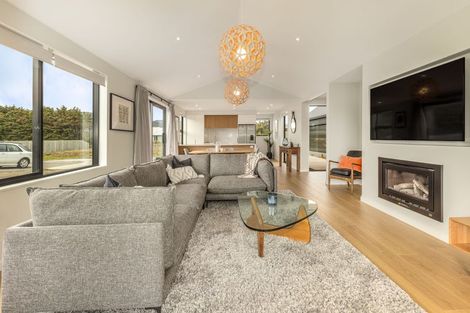 Photo of property in 35 Titoki Road, Waikanae Beach, 5036