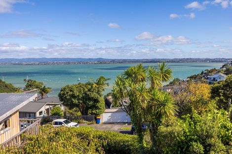 Photo of property in 82 Hadfield Street, Beach Haven, Auckland, 0626