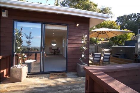 Photo of property in 2/36 Greenvalley Rise, Glenfield, Auckland, 0629