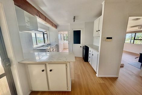 Photo of property in 957 East Coast Road, Torbay, Auckland, 0630