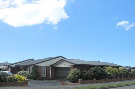 Photo of property in 2 Rolfe Place, Bishopdale, Christchurch, 8053