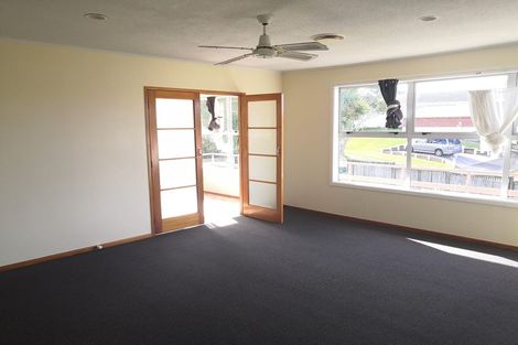 Photo of property in 3 Manapouri Place, Pakuranga Heights, Auckland, 2010