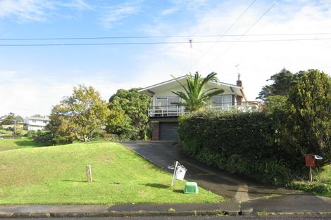 Photo of property in 17b Colmar Road, Mellons Bay, Auckland, 2014