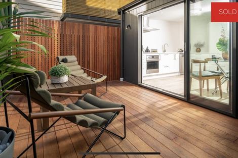 Photo of property in 121d The Parade, Island Bay, Wellington, 6023