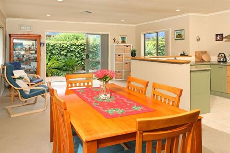 Photo of property in 5 Lantern Court, Henderson, Auckland, 0612
