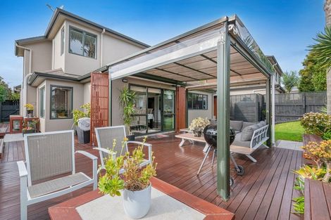 Photo of property in 2/26 James Street, Bayview, Auckland, 0629