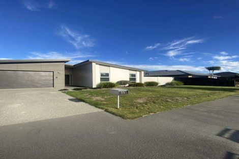 Photo of property in 35 Te Whenu Crescent, Marshland, Christchurch, 8083