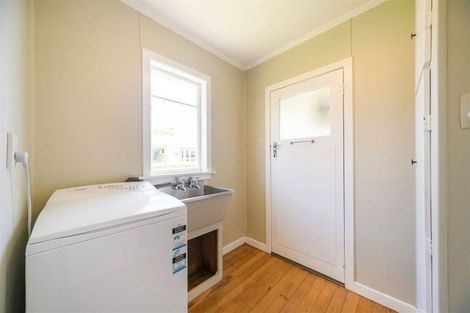 Photo of property in 16 Newcastle Street, Hokowhitu, Palmerston North, 4410