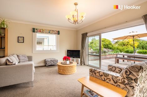 Photo of property in 16 West Avenue, Saint Clair, Dunedin, 9012