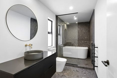 Photo of property in 30c Waiwaka Terrace, Strandon, New Plymouth, 4312