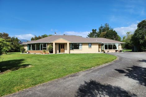 Photo of property in 37 Kew Road, Westport, 7825