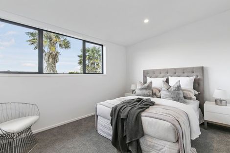 Photo of property in 14a Ropata Avenue, Point England, Auckland, 1072