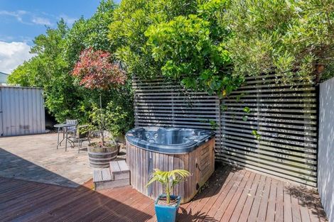 Photo of property in 6b Whitmore Grove, Waikanae Beach, Waikanae, 5036