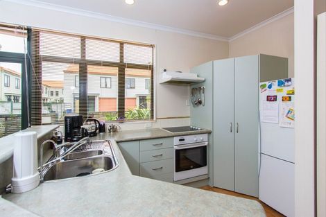 Photo of property in Tuscany Towers, 8/1 Ambrico Place, New Lynn, Auckland, 0600