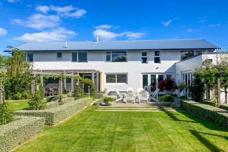 Photo of property in 29 Ferry Road, Martinborough, 5711