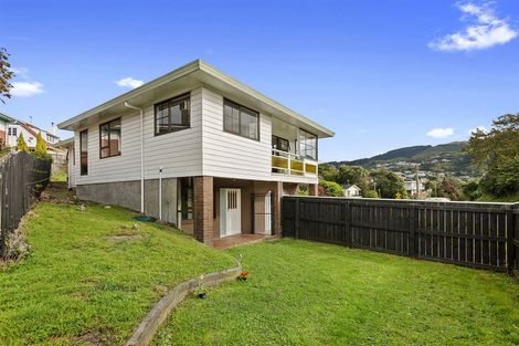Photo of property in 32 Collins Avenue, Tawa, Wellington, 5028