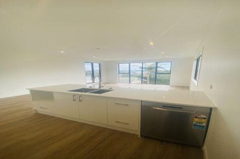 Photo of property in 2/388 Glenfield Road, Glenfield, Auckland, 0629