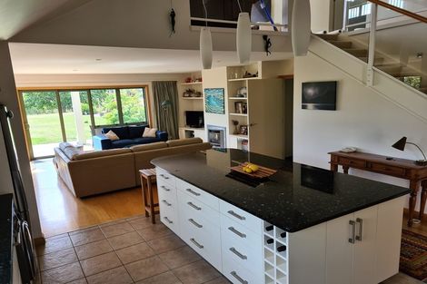 Photo of property in 10 Moreland Place, Mapua, 7005