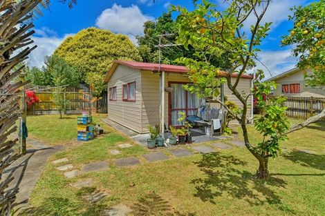 Photo of property in 15 Bundena Place, Clendon Park, Auckland, 2103