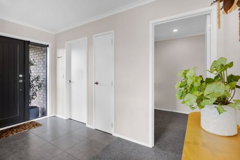 Photo of property in 4 James Drive, Bell Block, New Plymouth, 4312