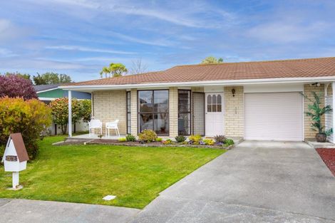 Photo of property in 32 Lowes Place, Solway, Masterton, 5810