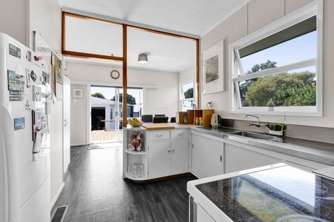 Photo of property in 261 Huatoki Street, Upper Vogeltown, New Plymouth, 4310