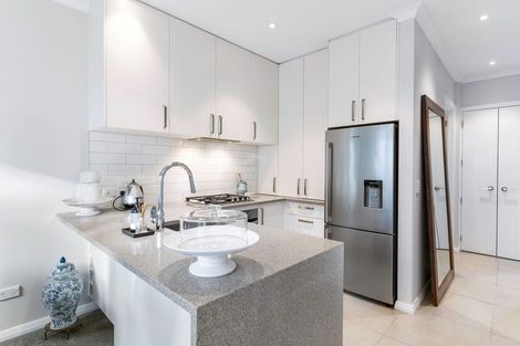 Photo of property in 22 Warbler Crescent, Papakura, 2110