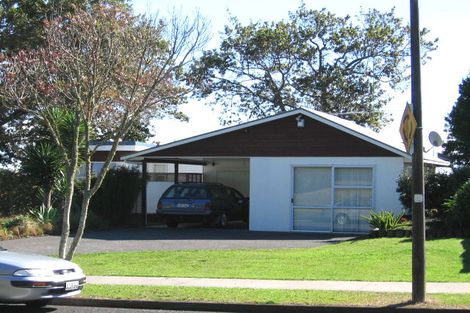 Photo of property in 9 Murvale Drive, Bucklands Beach, Auckland, 2014