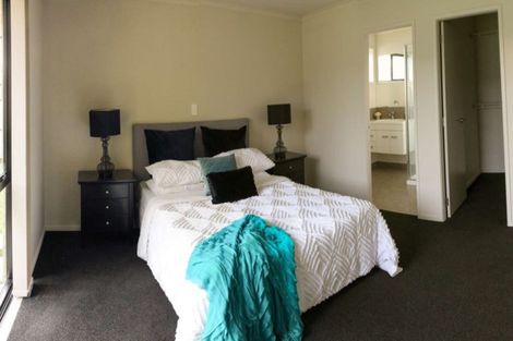 Photo of property in 37 Rainey Crescent, Papamoa Beach, Papamoa, 3118