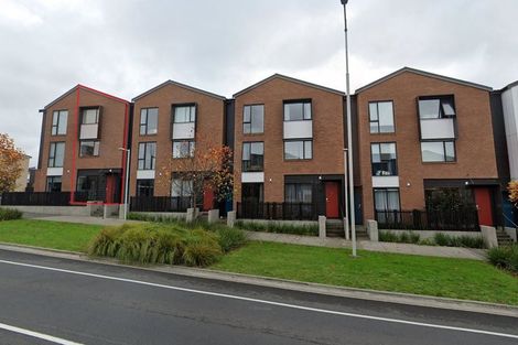 Photo of property in 32 Hobsonville Point Road, Hobsonville, Auckland, 0616