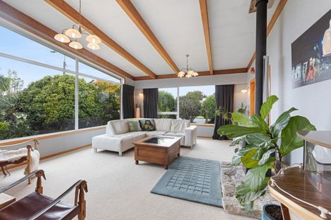 Photo of property in 216 Mangorei Road, Merrilands, New Plymouth, 4312