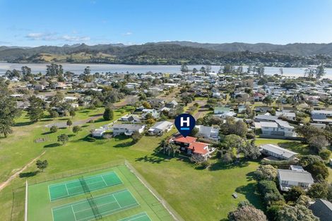 Photo of property in 13 Coutts Road, Pauanui, Hikuai, 3579