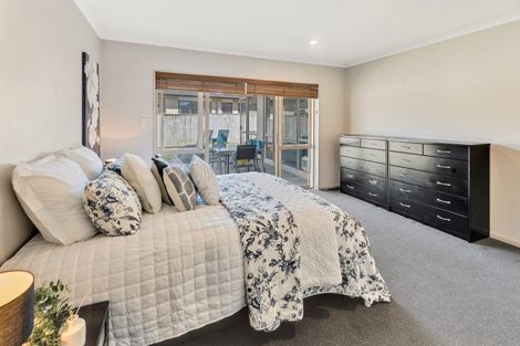 Photo of property in 43 Speyside Crescent, Flat Bush, Auckland, 2016