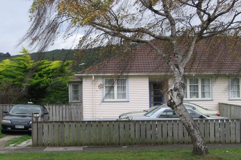 Photo of property in 9-11 Milne Crescent, Taita, Lower Hutt, 5011