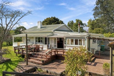 Photo of property in 2059 State Highway 16, Helensville, 0875