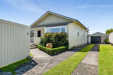 Photo of property in 23 Belt Road, Moturoa, New Plymouth, 4310