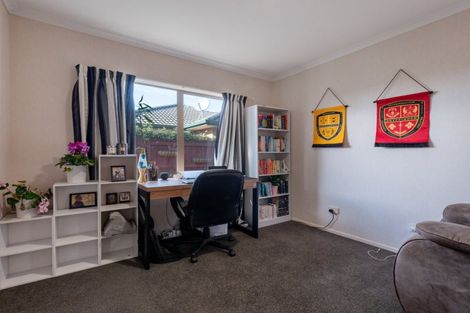 Photo of property in 30 Mcleod Place, Papamoa Beach, Papamoa, 3118