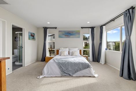 Photo of property in 30c Schnapper Rock Road, Schnapper Rock, Auckland, 0632