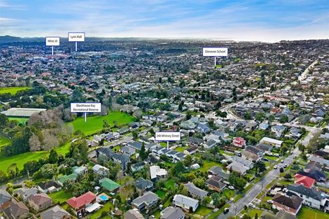 Photo of property in 240b Whitney Street, Blockhouse Bay, Auckland, 0600