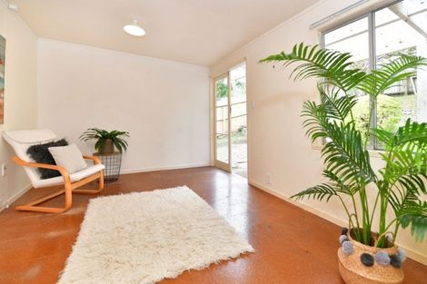 Photo of property in 2a Stillwater Crescent, Stillwater, Silverdale, 0993