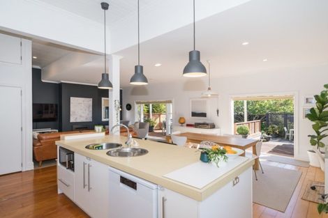 Photo of property in 15 Douglas Street, West End, Palmerston North, 4412